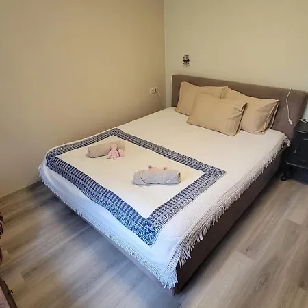 Serenity Sands 公寓 *
